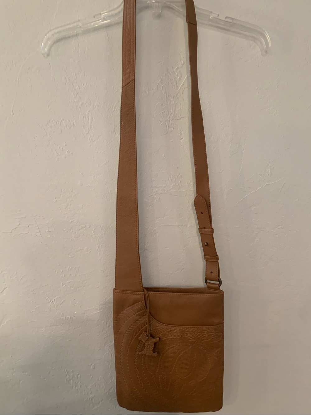 Radley of London Classic Tan Leather Crossbody Stitched Floral accent dog charm